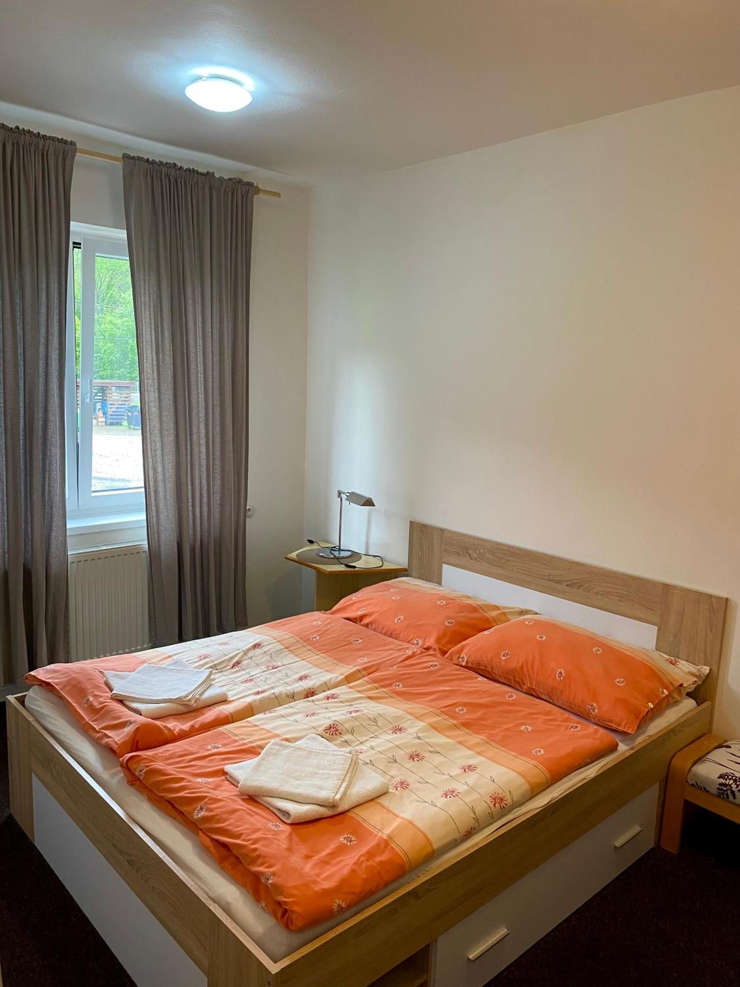 Bouda Morava Hotel Dolni Dvur ภายนอก รูปภาพ